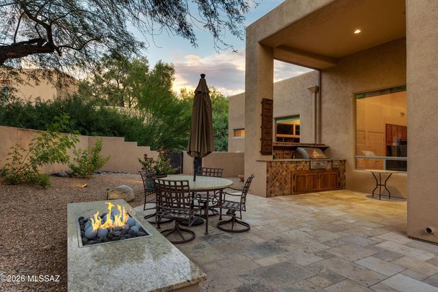 6881 E Desert Wind Court, Tucson, AZ 85750
