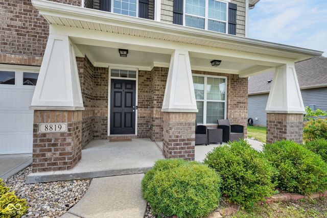 8819 Castleblaney Drive, Brownsburg, IN 46112