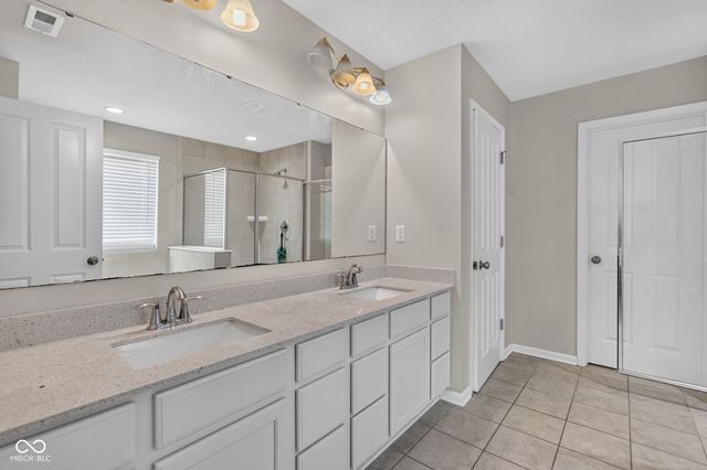 8819 Castleblaney Drive, Brownsburg, IN 46112