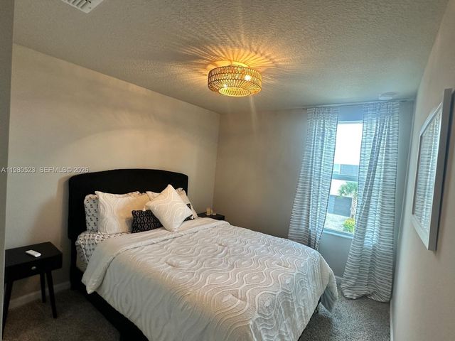 5689 Mentmore Dr, Mangonia Park, FL 33407