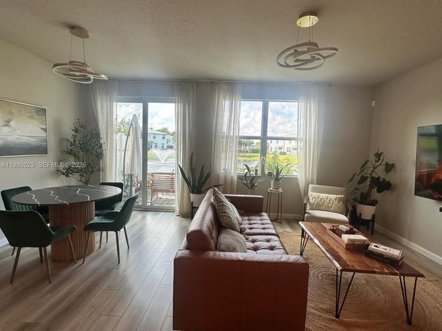 5689 Mentmore Dr, Mangonia Park, FL 33407