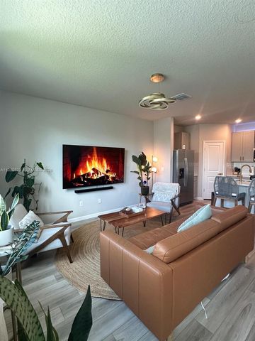 5689 Mentmore Dr, Mangonia Park, FL 33407