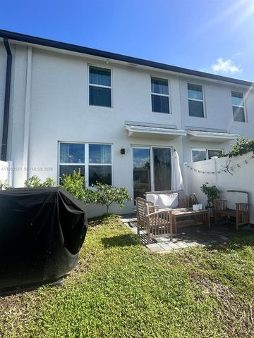 5689 Mentmore Dr, Mangonia Park, FL 33407