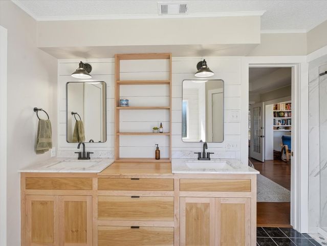 525 Becky Lane, Waxahachie, TX 75165