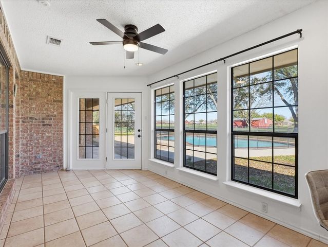 525 Becky Lane, Waxahachie, TX 75165