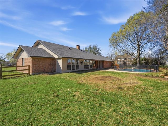 525 Becky Lane, Waxahachie, TX 75165