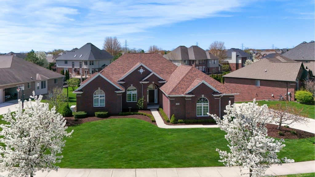 7412 N Georgetowne Road, Washington Twp, MI 48095