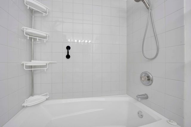 2333 W Saint Paul Avenue 227, Chicago, IL 60647