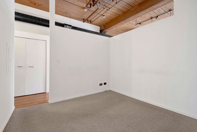 2333 W Saint Paul Avenue 227, Chicago, IL 60647