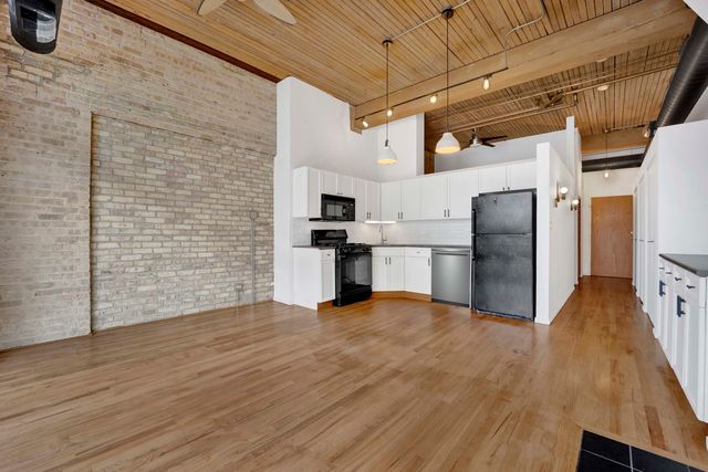 2333 W Saint Paul Avenue 227, Chicago, IL 60647