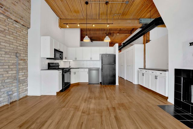 2333 W Saint Paul Avenue 227, Chicago, IL 60647