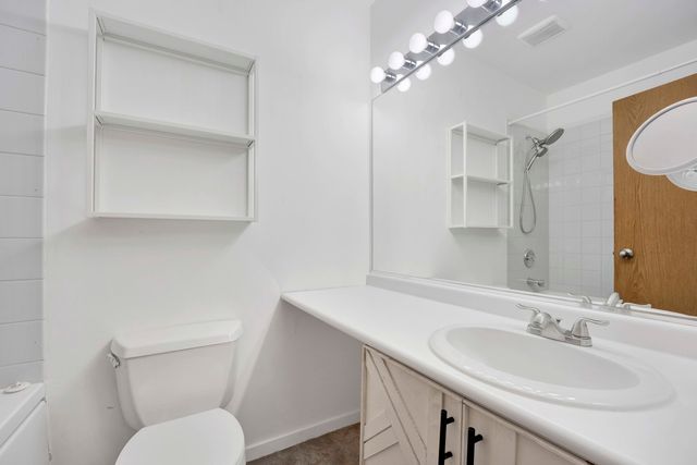 2333 W Saint Paul Avenue 227, Chicago, IL 60647