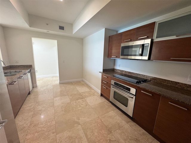 3330 NE 190 Street 1215, Aventura, FL 33180