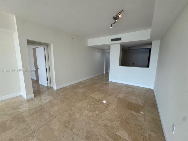 3330 NE 190 Street 1215, Aventura, FL 33180