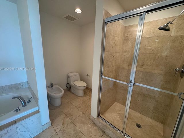 3330 NE 190 Street 1215, Aventura, FL 33180