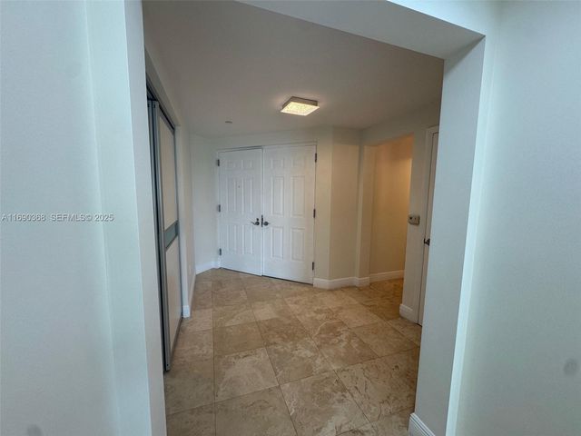 3330 NE 190 Street 1215, Aventura, FL 33180