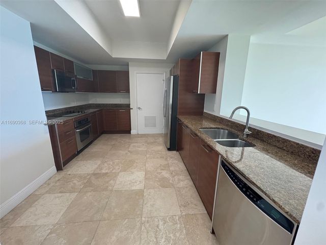 3330 NE 190 Street 1215, Aventura, FL 33180