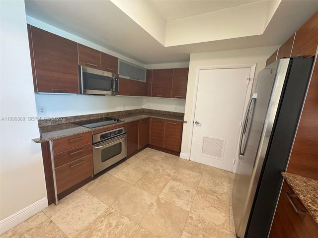 3330 NE 190 Street 1215, Aventura, FL 33180