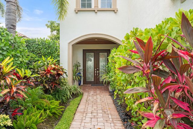 12140 Aviles Circle, Palm Beach Gardens, FL 33418