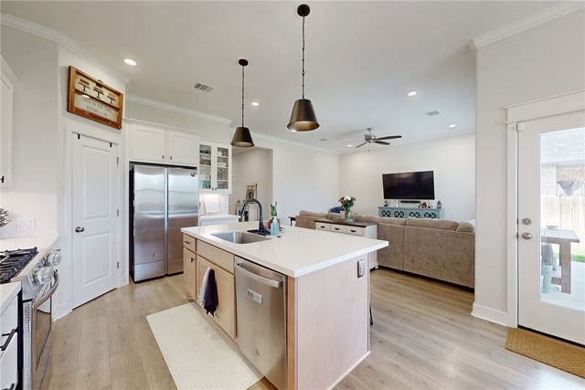 3230 Arundala Way, Bryan, TX 77808