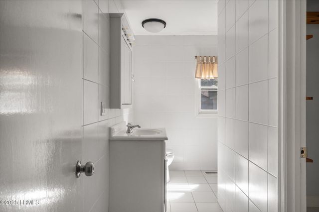 105 Pinewood Street, Walterboro, SC 29488