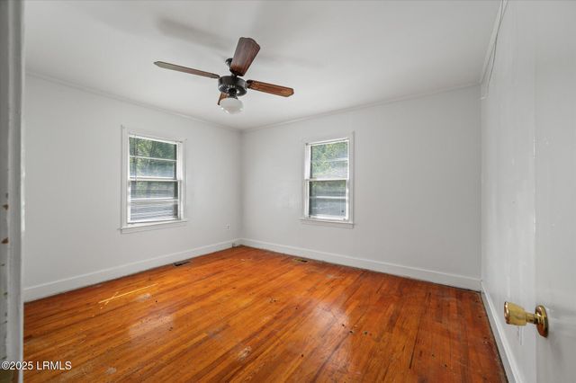 105 Pinewood Street, Walterboro, SC 29488