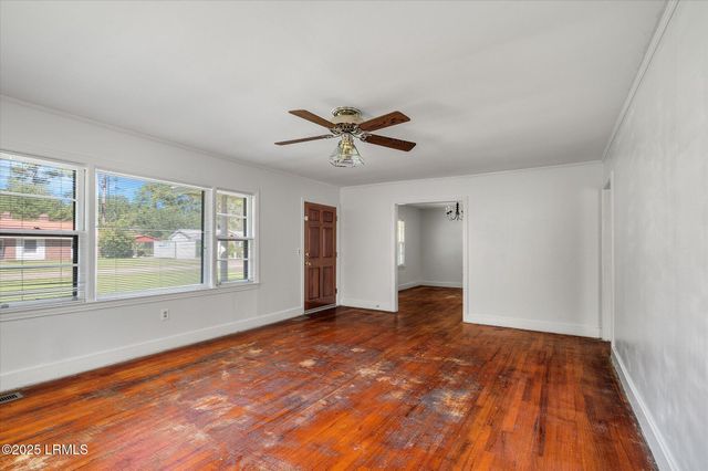 105 Pinewood Street, Walterboro, SC 29488