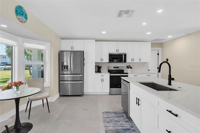 24 MARINA TERRACE, Treasure Island, FL 33706