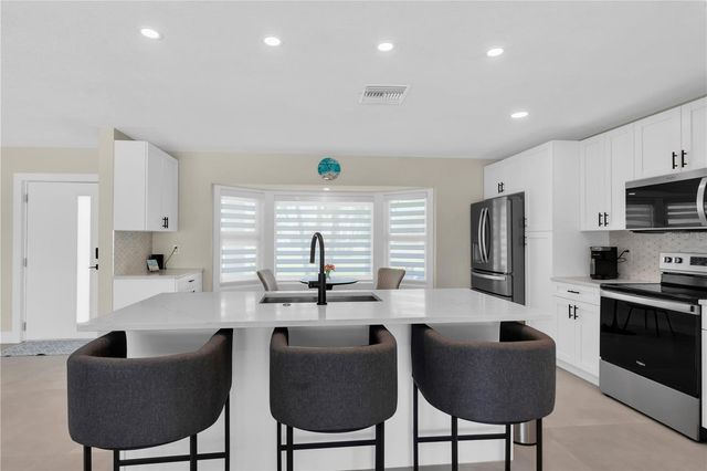 24 MARINA TERRACE, Treasure Island, FL 33706