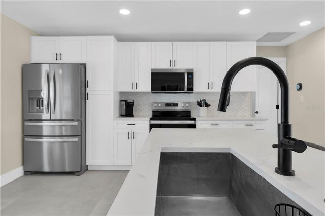 24 MARINA TERRACE, Treasure Island, FL 33706