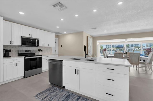 24 MARINA TERRACE, Treasure Island, FL 33706