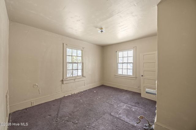 1404 W 4th Street, Greenville, NC 27834