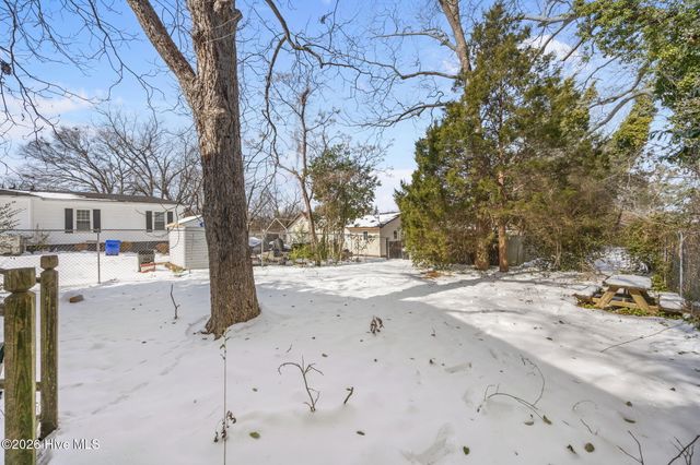 1404 W 4th Street, Greenville, NC 27834