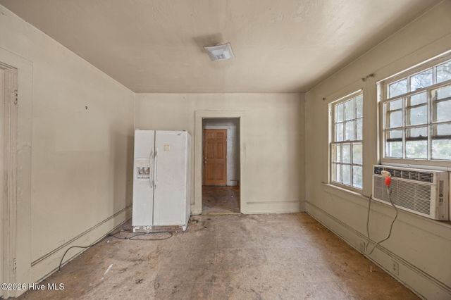 1404 W 4th Street, Greenville, NC 27834