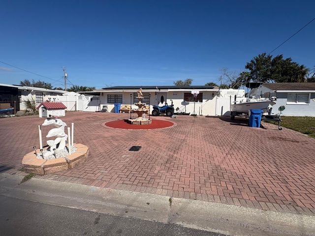 6005 W CLIFTON STREET, Tampa, FL 33634