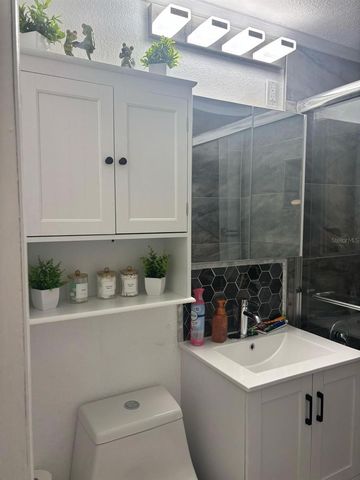 6005 W CLIFTON STREET, Tampa, FL 33634