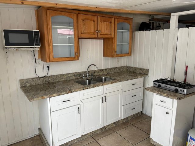 6005 W CLIFTON STREET, Tampa, FL 33634