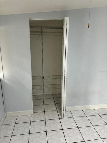 6005 W CLIFTON STREET, Tampa, FL 33634