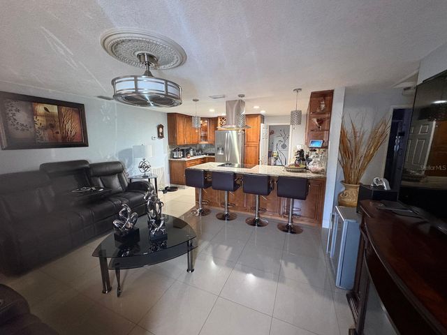 6005 W CLIFTON STREET, Tampa, FL 33634