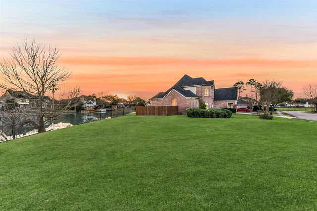 2707 Pond Brook Place, Missouri City, TX 77459