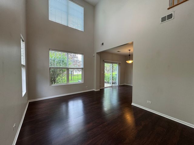 1913 Golden Gate Lane, Naperville, IL 60563