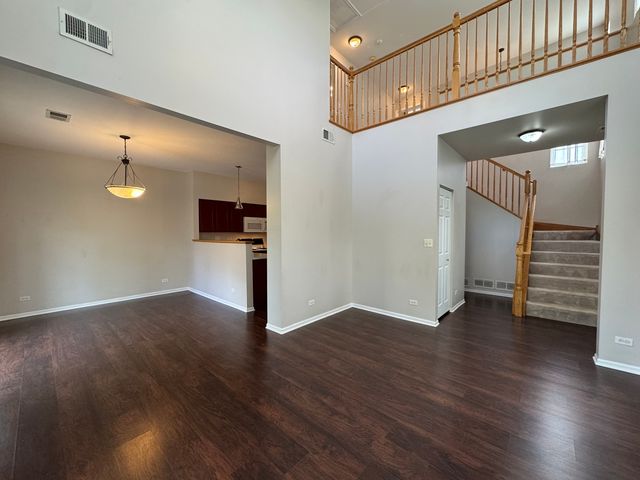 1913 Golden Gate Lane, Naperville, IL 60563