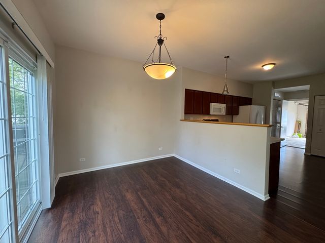 1913 Golden Gate Lane, Naperville, IL 60563