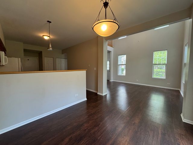 1913 Golden Gate Lane, Naperville, IL 60563