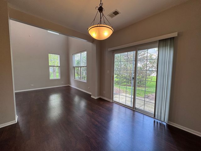 1913 Golden Gate Lane, Naperville, IL 60563