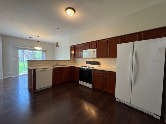 1913 Golden Gate Lane, Naperville, IL 60563
