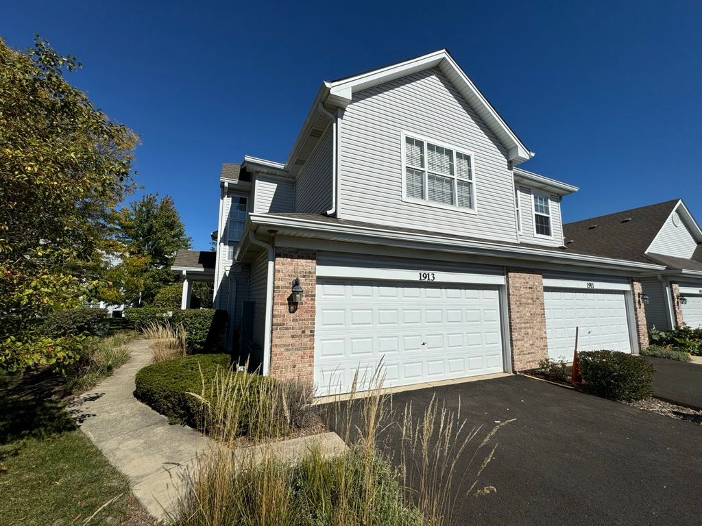 1913 Golden Gate Lane, Naperville, IL 60563
