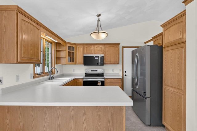 4330 E Rotamer Road, Janesville, WI 53546