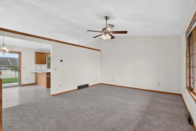 4330 E Rotamer Road, Janesville, WI 53546