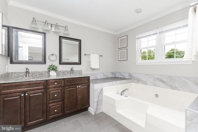 1 ASHBROOK RD, Stafford, VA 22554